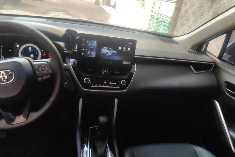 Used Toyota Corolla Cross 2024 2.0L Elite Edition Audio And AC Panel