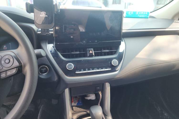 Used Toyota Corolla Cross 2024 2.0L Smart Electric Hybrid Dual-Engine Pioneer Edition Audio And AC Panel