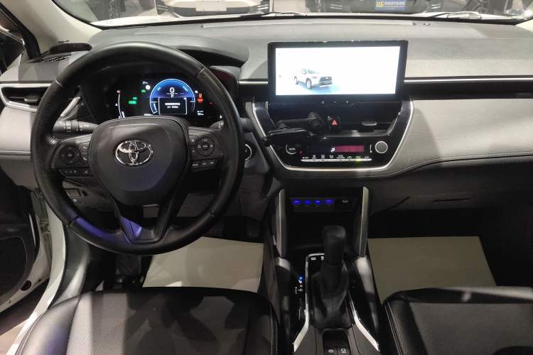 Used Toyota Corolla Cross 2024 2.0L Smart Electric Hybrid Dual-Engine Pioneer Edition Audio And AC Panel