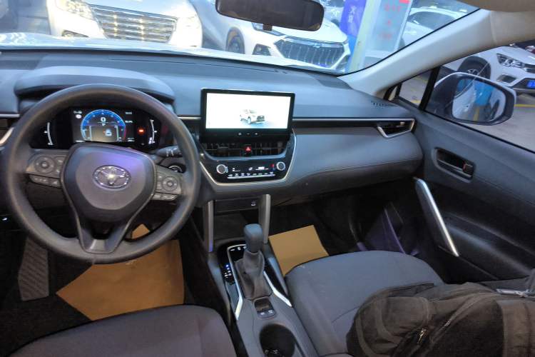 Used Toyota Corolla Cross 2024 2.0L Elite Edition Audio And AC Panel