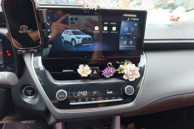 Used Toyota Corolla Cross 2024 2.0L Smart Electric Hybrid Dual-Engine Elite Edition Audio And AC Panel
