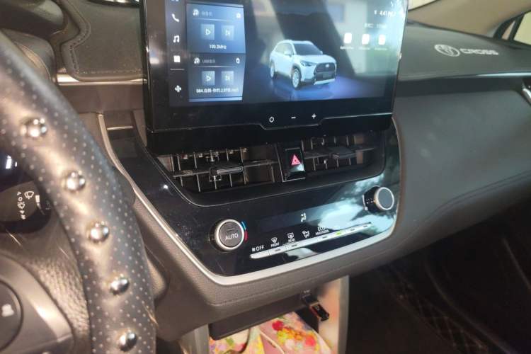 Used Toyota Corolla Cross 2024 2.0L Smart Electric Hybrid Dual-Engine Pioneer Edition Audio And AC Panel