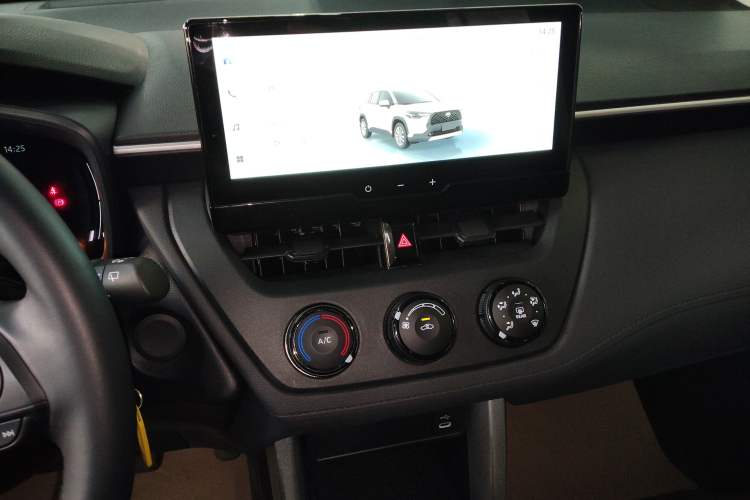 Used Toyota Corolla Cross 2024 2.0L Pioneer Edition Audio And AC Panel