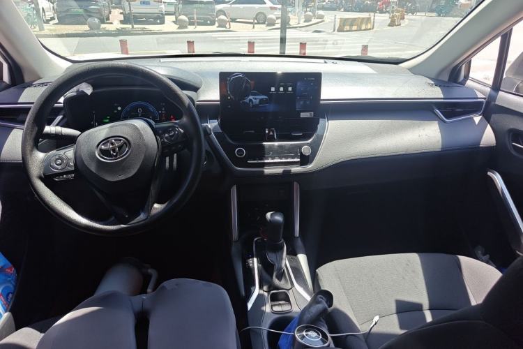 Used Toyota Corolla Cross 2024 2.0L Smart Electric Hybrid Dual-Engine Pioneer Edition Center Console