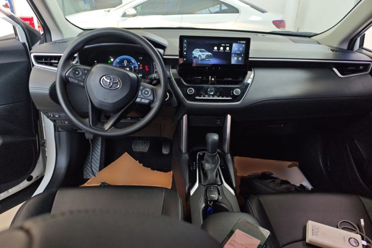 Used Toyota Corolla Cross 2024 2.0L Smart Electric Hybrid Dual-Engine Pioneer Edition Center Console