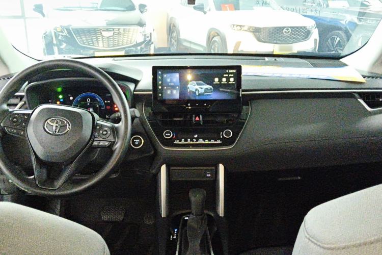 Used Toyota Corolla Cross 2024 2.0L Smart Electric Hybrid Dual-Engine Pioneer Edition Center Console