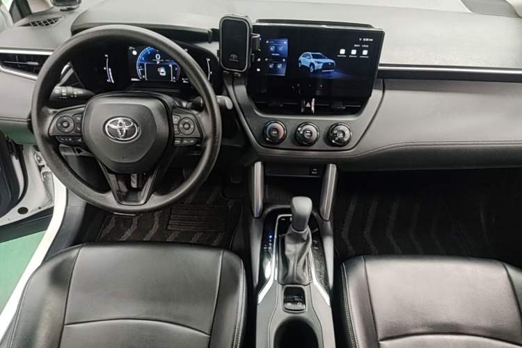 Used Toyota Corolla Cross 2024 2.0L Pioneer Edition Center Console