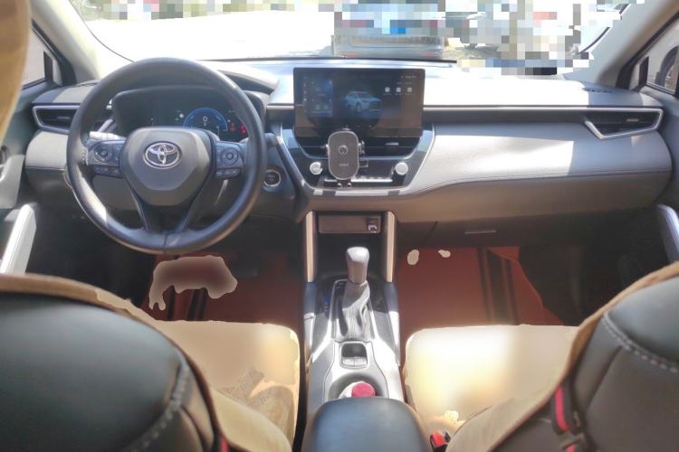 Used Toyota Corolla Cross 2024 2.0L Smart Electric Hybrid Dual-Engine Pioneer Edition Center Console