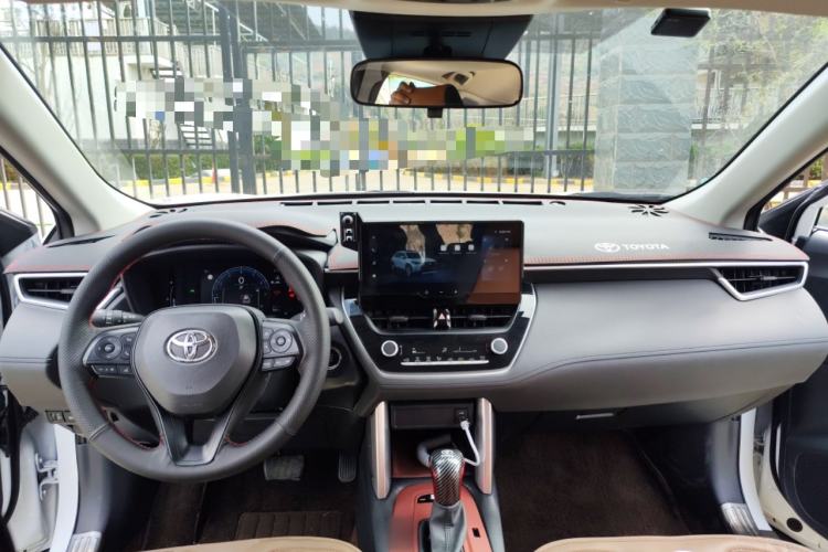 Used Toyota Corolla Cross 2024 2.0L Elite Edition Center Console