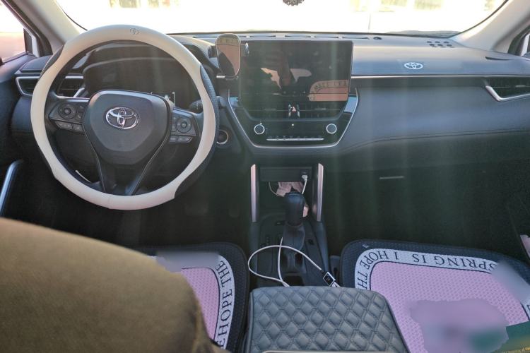 Used Toyota Corolla Cross 2024 2.0L Elite Edition Center Console