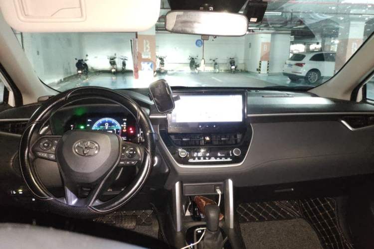 Used Toyota Corolla Cross 2024 2.0L Smart Electric Hybrid Dual-Engine Pioneer Edition Center Console