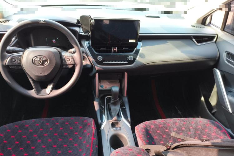 Used Toyota Corolla Cross 2024 2.0L Smart Electric Hybrid Dual-Engine Pioneer Edition Center Console