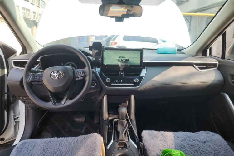 Used Toyota Corolla Cross 2024 2.0L Smart Electric Hybrid Dual-Engine Pioneer Edition Center Console