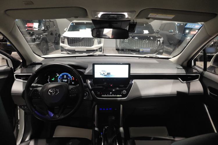 Used Toyota Corolla Cross 2024 2.0L Smart Electric Hybrid Dual-Engine Pioneer Edition Center Console