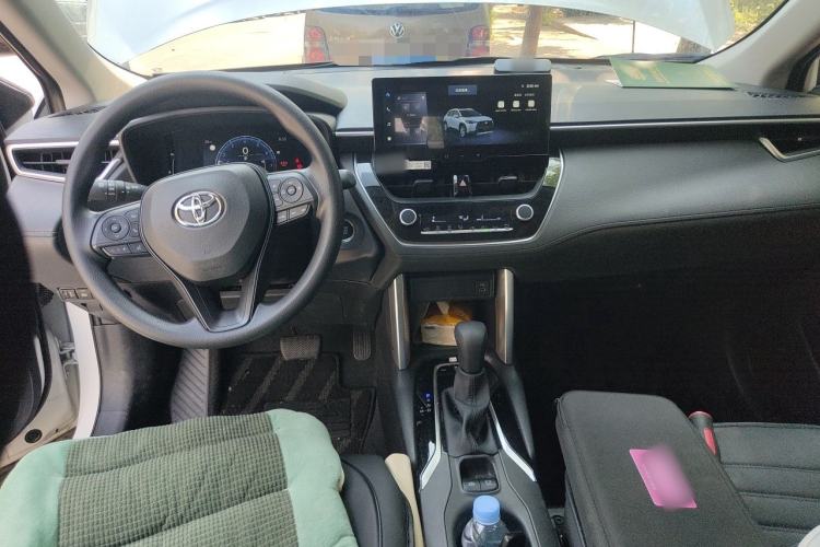 Used Toyota Corolla Cross 2024 2.0L Elite Edition Center Console