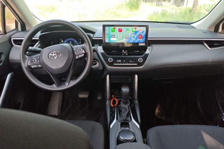 Used Toyota Corolla Cross 2024 2.0L Smart Electric Hybrid Dual-Engine Pioneer Edition Center Console