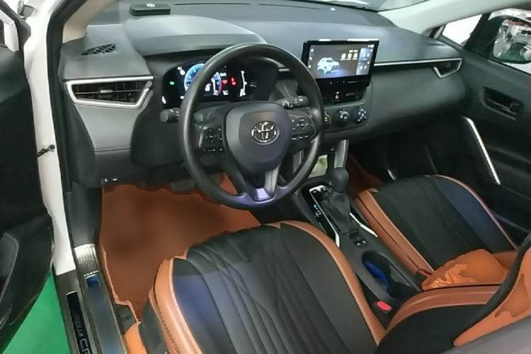 Used Toyota Corolla Cross 2024 2.0L Pioneer Edition Center Console