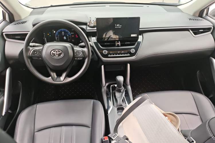 Used Toyota Corolla Cross 2024 2.0L Elite Edition Center Console