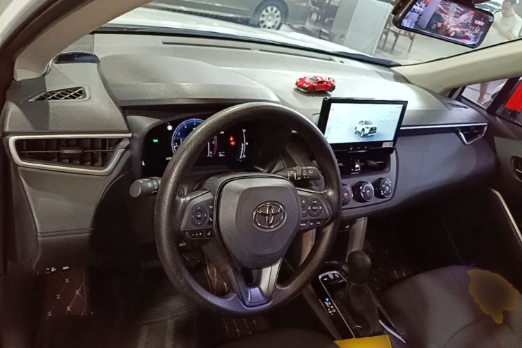 Used Toyota Corolla Cross 2024 2.0L Pioneer Edition Center Console