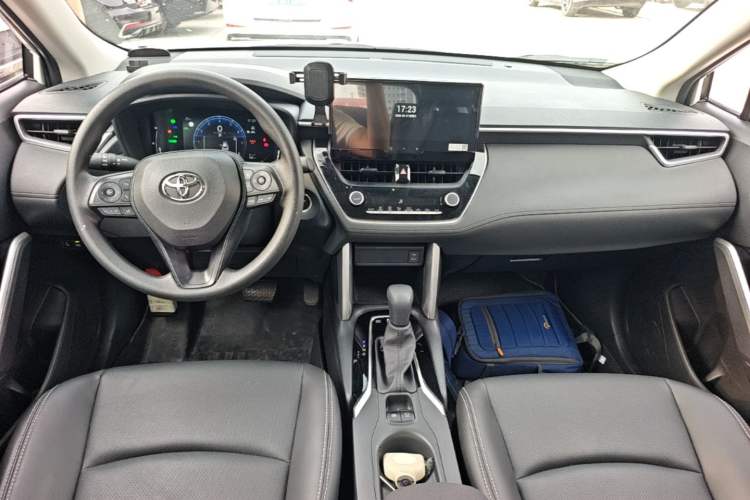 Used Toyota Corolla Cross 2024 2.0L Smart Electric Hybrid Dual-Engine Pioneer Edition Center Console
