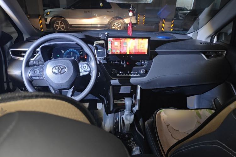 Used Toyota Corolla Cross 2024 2.0L Elite Edition Center Console