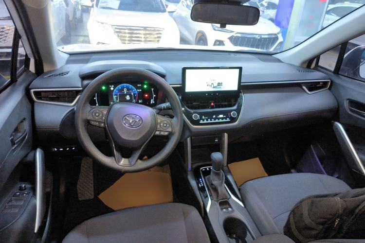 Used Toyota Corolla Cross 2024 2.0L Elite Edition Center Console