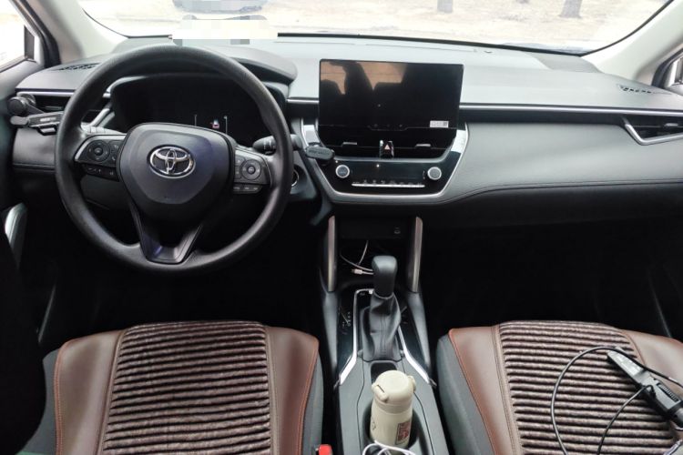 Used Toyota Corolla Cross 2024 2.0L Smart Electric Hybrid Dual-Engine Pioneer Edition Center Console