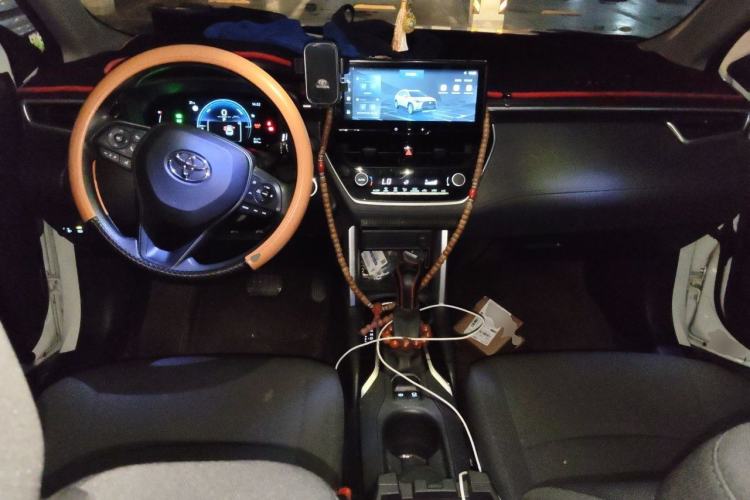 Used Toyota Corolla Cross 2024 2.0L Smart Electric Hybrid Dual-Engine Elite Edition Center Console