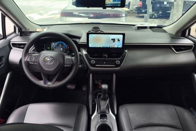 Used Toyota Corolla Cross 2024 2.0L Smart Electric Hybrid Dual-Engine Pioneer Edition Center Console