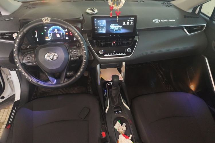 Used Toyota Corolla Cross 2024 2.0L Smart Electric Hybrid Dual-Engine Pioneer Edition Center Console