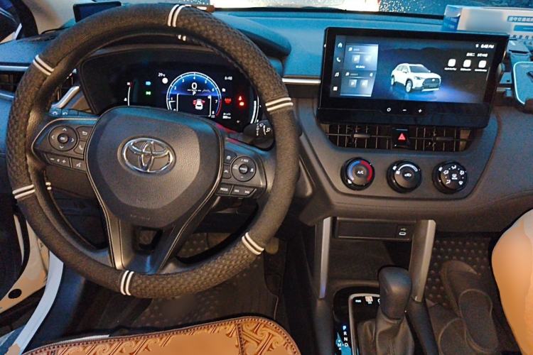 Used Toyota Corolla Cross 2024 2.0L Pioneer Edition Center Console