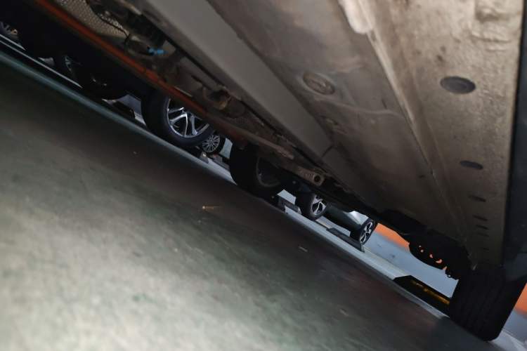 Used Toyota Corolla Cross 2024 2.0L Smart Electric Hybrid Dual-Engine Pioneer Edition Chassis Front Left