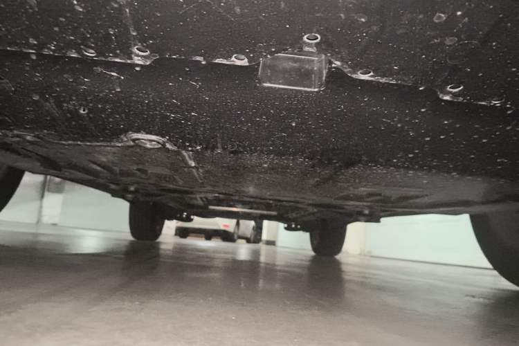 Used Toyota Corolla Cross 2024 2.0L Pioneer Edition Chassis Front