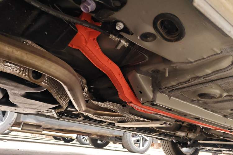 Used Toyota Corolla Cross 2024 2.0L Smart Electric Hybrid Dual-Engine Pioneer Edition Chassis Rear Right