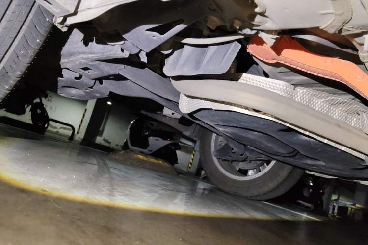 Used Toyota Corolla Cross 2024 2.0L Smart Electric Hybrid Dual-Engine Elite Edition Chassis Rear Right