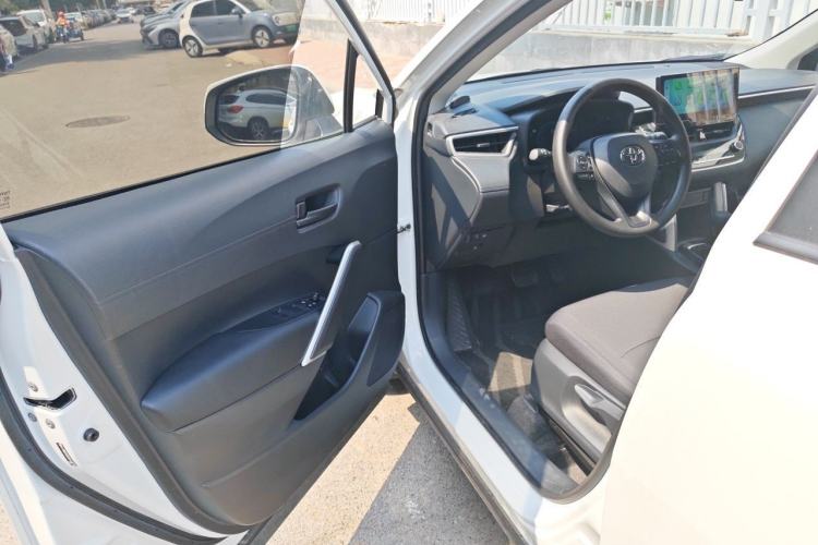 Used Toyota Corolla Cross 2024 2.0L Smart Electric Hybrid Dual-Engine Pioneer Edition Driver Seat