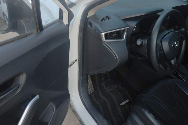 Used Toyota Corolla Cross 2024 2.0L Elite Edition Driver Seat