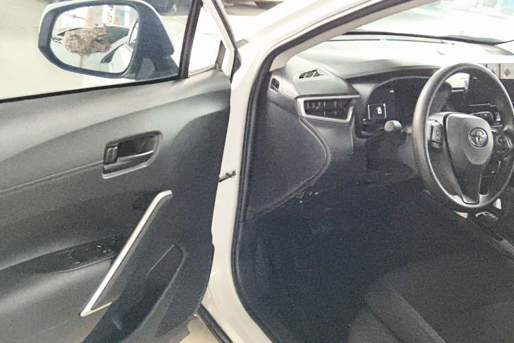 Used Toyota Corolla Cross 2024 2.0L Smart Electric Hybrid Dual-Engine Pioneer Edition Driver Seat