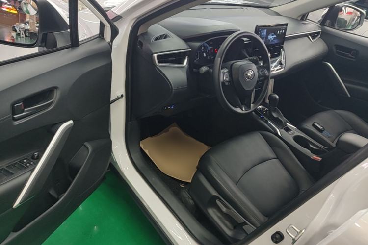 Used Toyota Corolla Cross 2024 2.0L Smart Electric Hybrid Dual-Engine Pioneer Edition Driver Seat