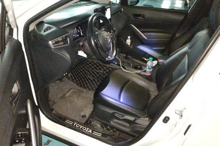 Used Toyota Corolla Cross 2024 2.0L Smart Electric Hybrid Dual-Engine Pioneer Edition Driver Seat