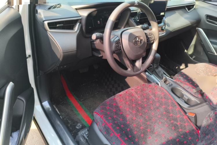 Used Toyota Corolla Cross 2024 2.0L Smart Electric Hybrid Dual-Engine Pioneer Edition Driver Seat