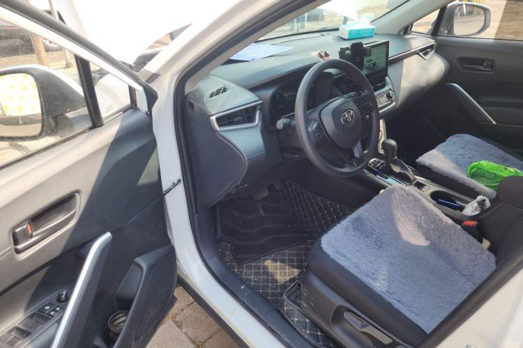 Used Toyota Corolla Cross 2024 2.0L Smart Electric Hybrid Dual-Engine Pioneer Edition Driver Seat