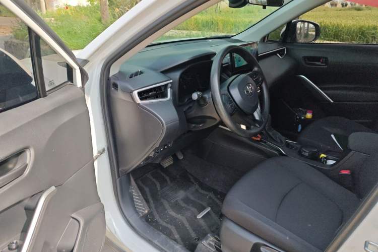 Used Toyota Corolla Cross 2024 2.0L Smart Electric Hybrid Dual-Engine Pioneer Edition Driver Seat