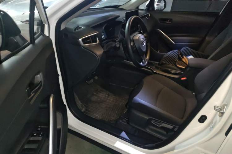 Used Toyota Corolla Cross 2024 2.0L Smart Electric Hybrid Dual-Engine Pioneer Edition Driver Seat