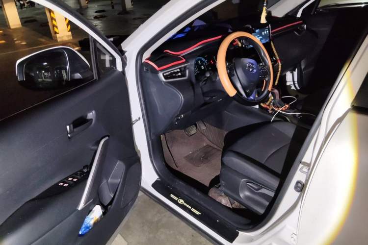 Used Toyota Corolla Cross 2024 2.0L Smart Electric Hybrid Dual-Engine Elite Edition Driver Seat