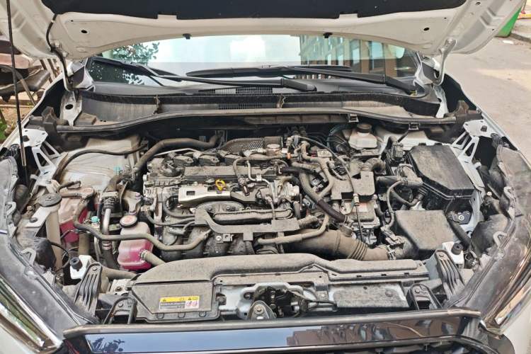 Used Toyota Corolla Cross 2024 2.0L Smart Electric Hybrid Dual-Engine Elite Edition Engine Bay