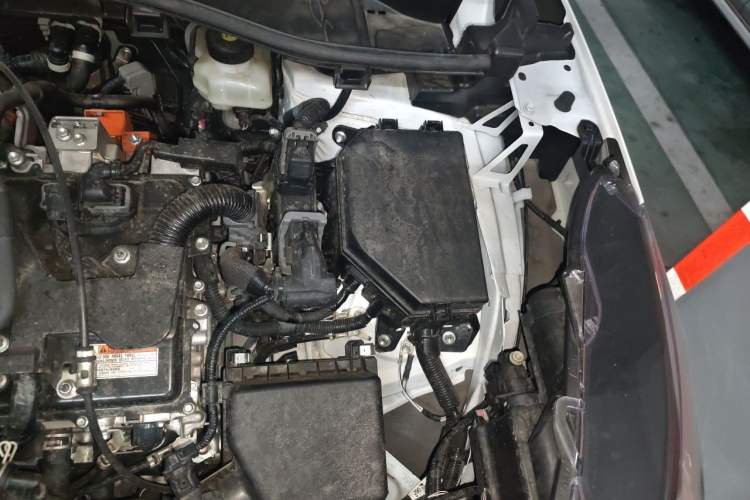 Used Toyota Corolla Cross 2024 2.0L Smart Electric Hybrid Dual-Engine Pioneer Edition Engine Bay Left