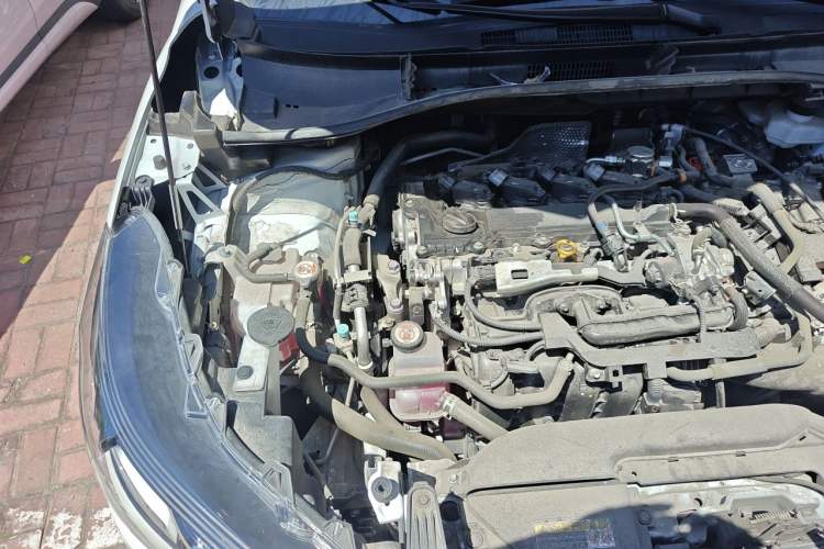Used Toyota Corolla Cross 2024 2.0L Smart Electric Hybrid Dual-Engine Pioneer Edition Engine Bay Right