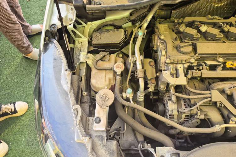 Used Toyota Corolla Cross 2024 2.0L Pioneer Edition Engine Bay Right