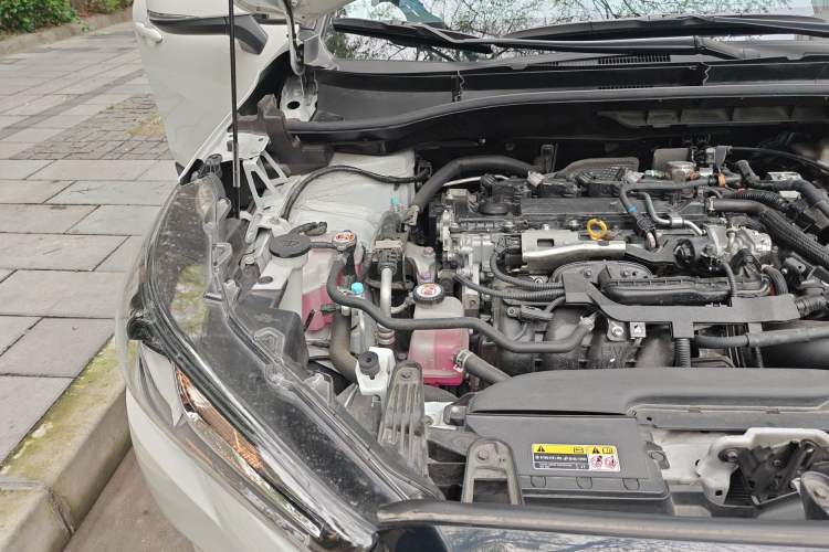 Used Toyota Corolla Cross 2024 2.0L Smart Electric Hybrid Dual-Engine Elite Edition Engine Bay Right